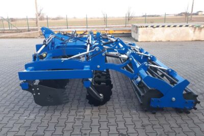 Mounted disc harrow RX with rubber disc protection, hydraulic folding - (trailed option)