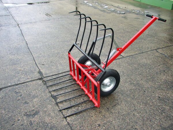 Trolley for hay transporting