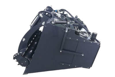 Feeding bucket with trasmission belt